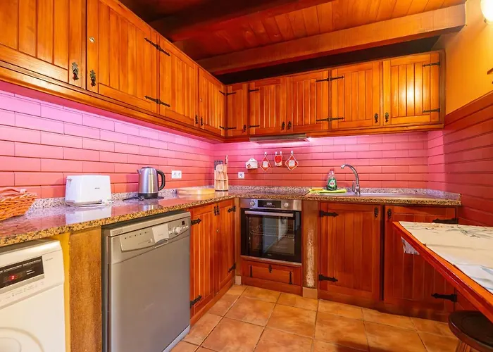 Fontes 5 بيت للعطل